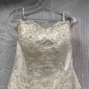 Elegant Cream Lace Embellished Dress